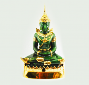 พระพุทธรูปหุ้มเครื่องทรงทองคำ